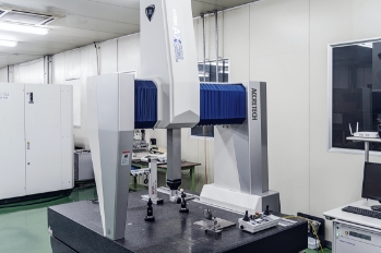 Coordinate measuring machine